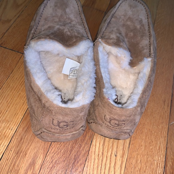 Ugg loafers size 9 - Picture 2 of 3